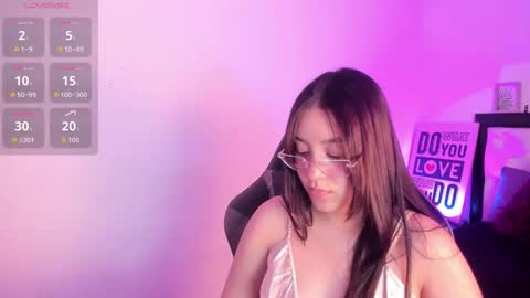 Snapshot of kimgarcez chatting on October 1, 8:19 pm kimgarcez online show from October 1, 8:19 pm