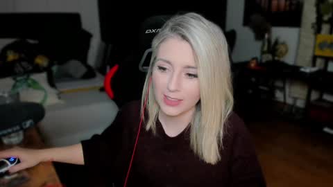 Wolfs Girl online show from October 15, 4:08 pm