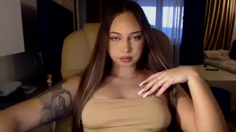 Kim Lee  online show from February 26, 3:43 pm