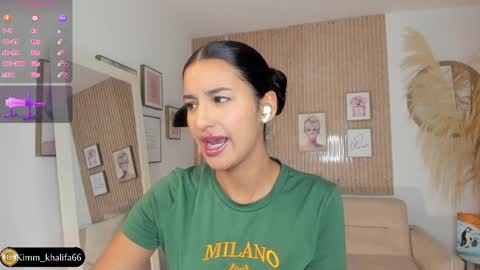 Kim  online show from March 4, 11:00 pm