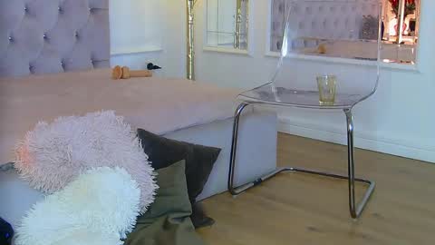 kimmdaviss online show from April 1, 1:41 pm