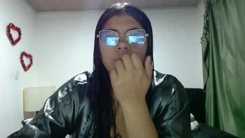 Snapshot of kimmy_kimmy_ chatting on October 9, 3:45 am Kimmy online show from October 9, 3:45 am