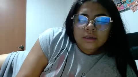 Snapshot of kimmy_kimmy_ chatting on March 7, 3:29 am Kimmy online show from March 7, 3:29 am