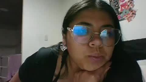 Snapshot of kimmy_kimmy_ chatting on February 25, 10:42 pm Kimmy online show from February 25, 10:42 pm