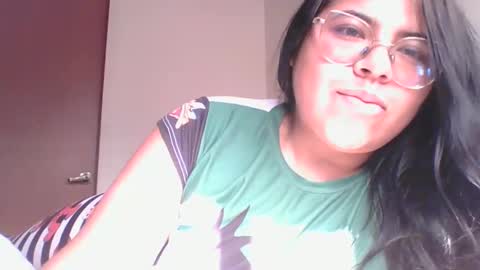 Snapshot of kimmy_kimmy_ chatting on February 10, 2:05 pm Kimmy online show from February 10, 2:05 pm