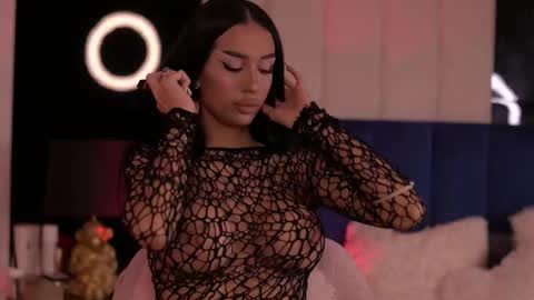 Kim online show from November 5, 3:58 pm