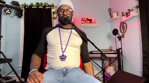 Snapshot of kingcorbra chatting on February 6, 2:44 am KC online show from February 6, 2:44 am