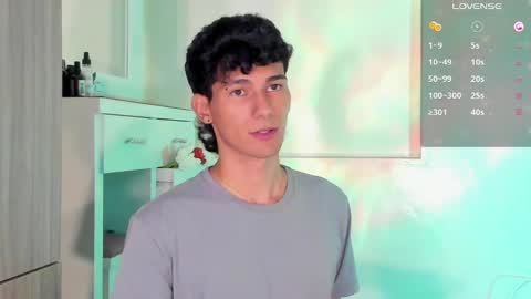  A L E X  online show from February 18, 9:21 am