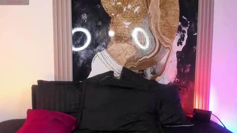  A L E X  online show from March 30, 4:34 am