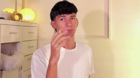  A L E X  online show from February 23, 3:45 am