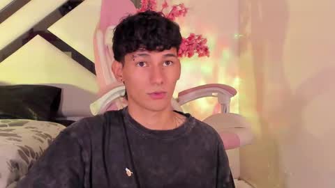  A L E X  online show from February 5, 5:52 am