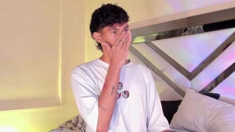  A L E X  online show from February 4, 4:05 am