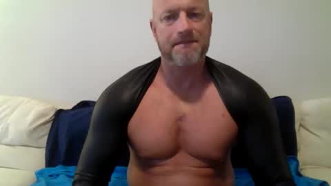 Snapshot of kinksub4use chatting on October 28, 7:48 pm Kink Sub online show from October 28, 7:48 pm