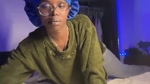 Snapshot of kinkycoupleinteracial chatting on October 23, 12:56 am interracialfacial online show from October 23, 12:56 am