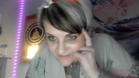 Kinky Pinky online show from January 3, 3:55 pm