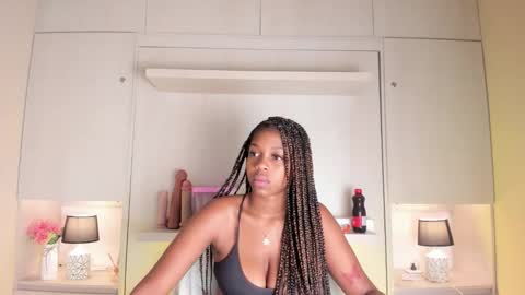 M A R A  online show from February 14, 11:57 am