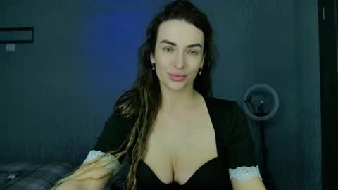 Kira love1 online show from April 12, 8:35 pm