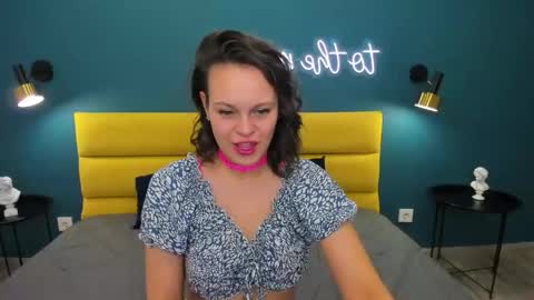 KIRA online show from May 6, 1:44 am