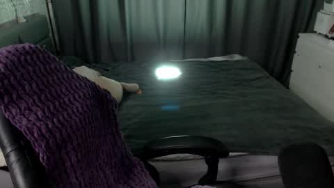 Kira  follow me  online show from February 4, 7:07 pm