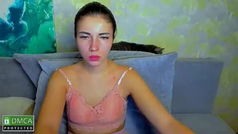 kiraa sunny online show from November 21, 8:18 pm