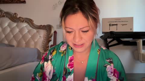 KiraDivine online show from September 9, 1:00 pm