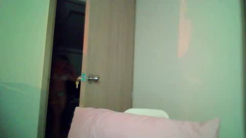 Snapshot of kiri_cute chatting on October 23, 5:20 am Kiri online show from October 23, 5:20 am