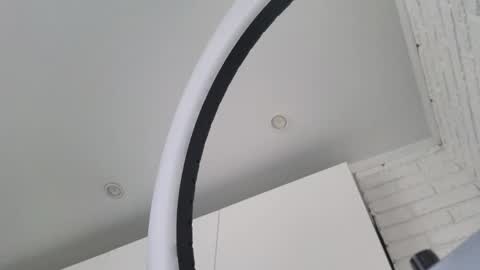 kiri_pvt online show from April 20, 12:52 pm