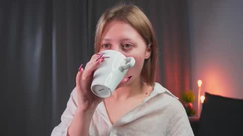 kiss_me_mila online show from November 6, 4:15 am