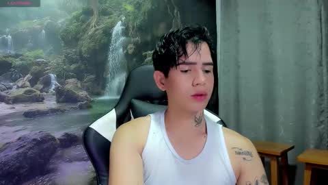 kiss_whitee online show from March 4, 8:33 am