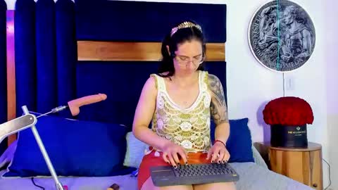 Kissing Company online show from May 9, 7:14 am