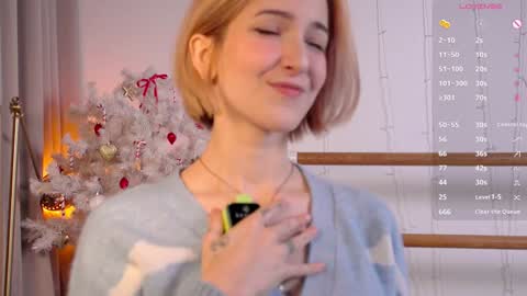 Snapshot of kisskiss_muah chatting on December 13, 1:55 pm Kate  online show from December 13, 1:55 pm