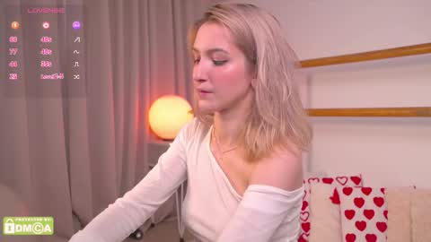 Snapshot of kisskiss_muah chatting on October 1, 2:27 pm Kate  online show from October 1, 2:27 pm