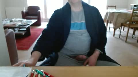 kisslog1 online show from February 1, 9:17 am