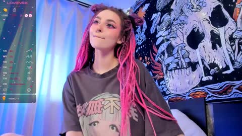 Kissthasky online show from January 27, 12:26 pm