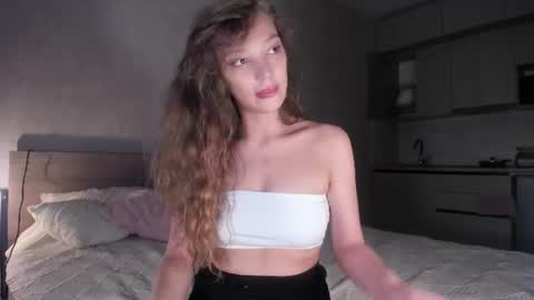 Polly online show from June 23, 3:29 pm
