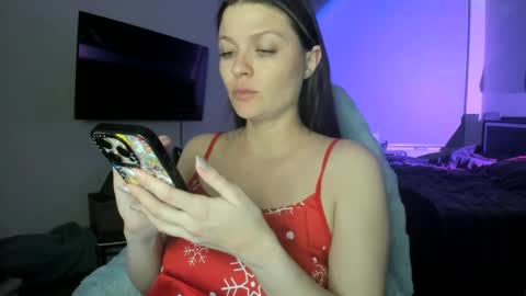 Serina Chan online show from December 22, 9:33 am