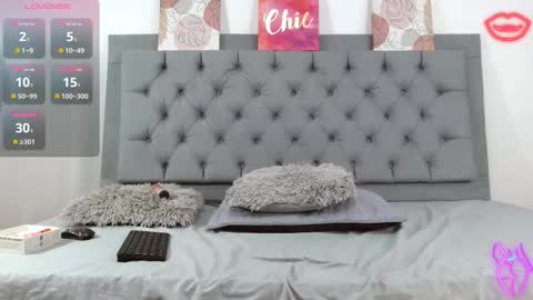 Snapshot of kittie_moon chatting on October 17, 1:15 pm katty online show from October 17, 1:15 pm