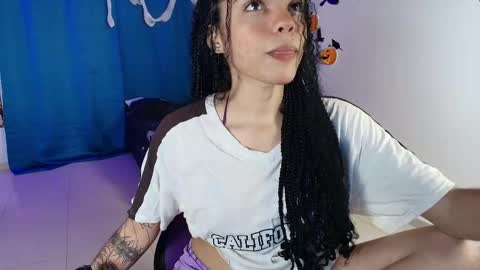 kitty_aikoo online show from November 1, 6:45 am