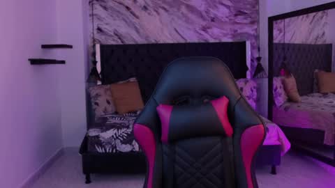 Kitty online show from April 5, 11:40 am