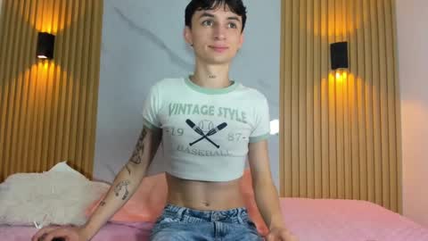kitty_gill online show from January 6, 8:18 pm