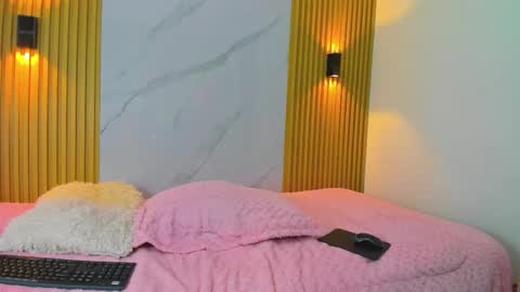 kitty_gill online show from December 28, 2:32 pm