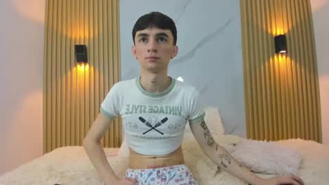 kitty_gill online show from December 20, 9:32 am