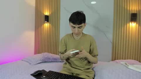 kitty_gill online show from December 16, 2:38 pm