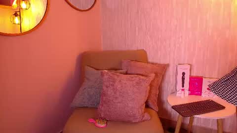 KITTY online show from June 25, 3:28 pm