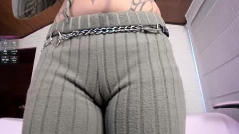 Kitty online show from October 3, 7:44 pm