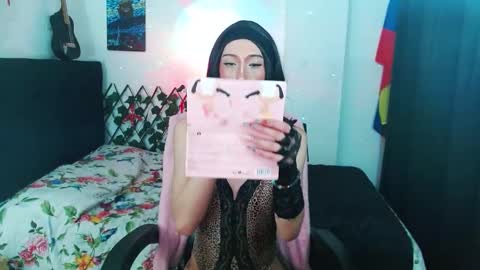 kitty_vaal online show from September 17, 11:30 pm