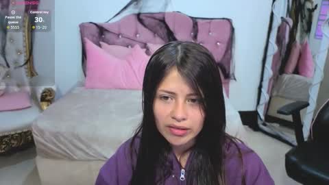 Snapshot of kittystar_tay chatting on October 17, 11:47 am Kitty online show from October 17, 11:47 am