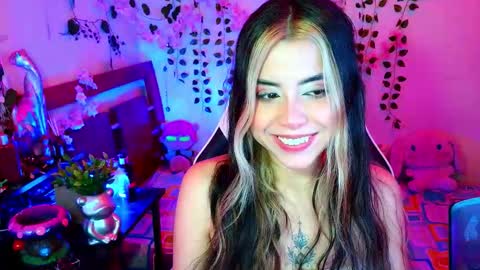 Kittyuwu  online show from February 22, 7:23 am