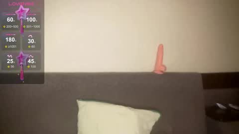 kittywithu online show from November 14, 1:24 pm