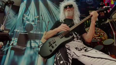 kiveuxmakeu online show from November 21, 7:01 pm